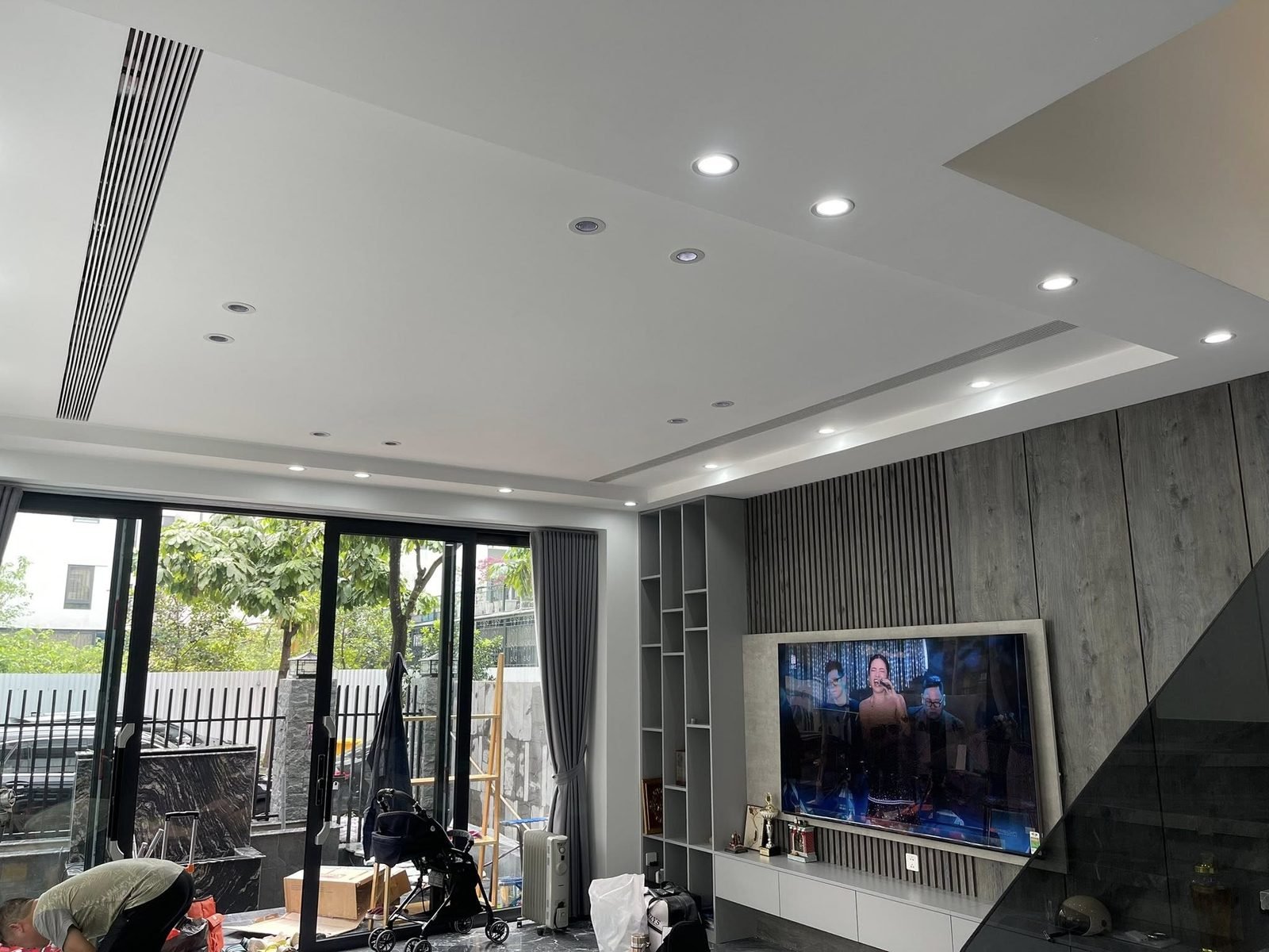 Dàn lạnh giấu trần lắp trong trần thạch cao phòng khách